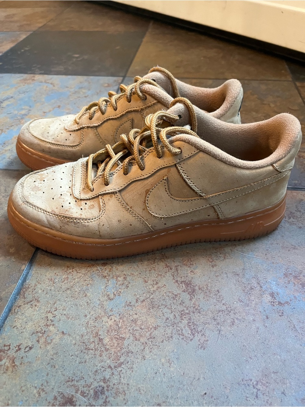 Nike Low Airforce Suede Sneakers in Wheat/Tan